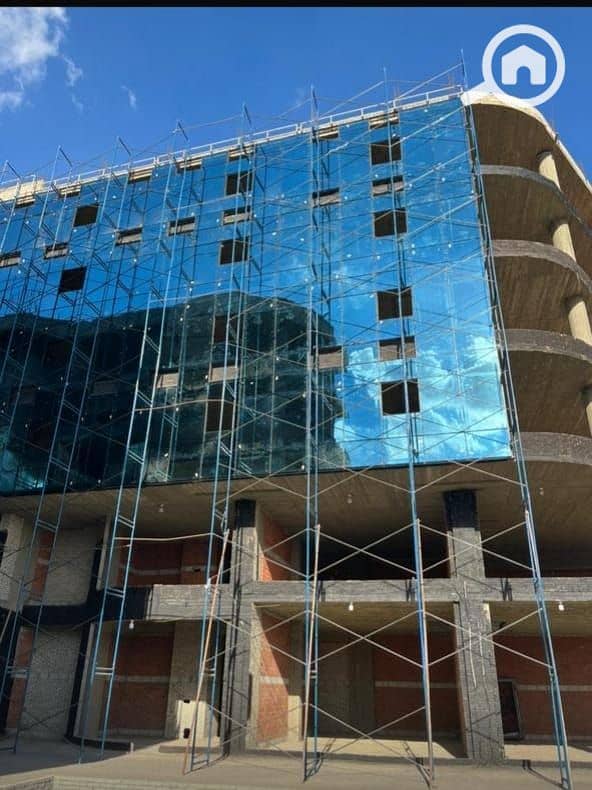 Office for sale with immediate delivery on installment plans in the heart of Sheikh Zayed City at 101 Mall. – pohled 4