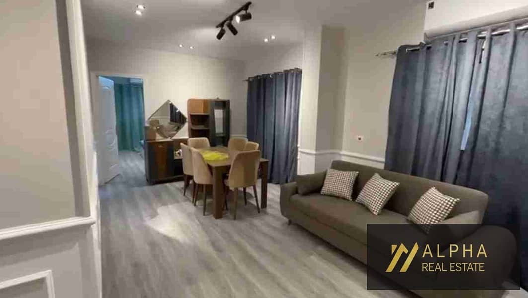 Fully Furnished Apartment for Rent in Katameya Gardens featuring a modern comfortable design with full furniture ready for immediate move in within a quiet community close to all services and main roads - Widok 3