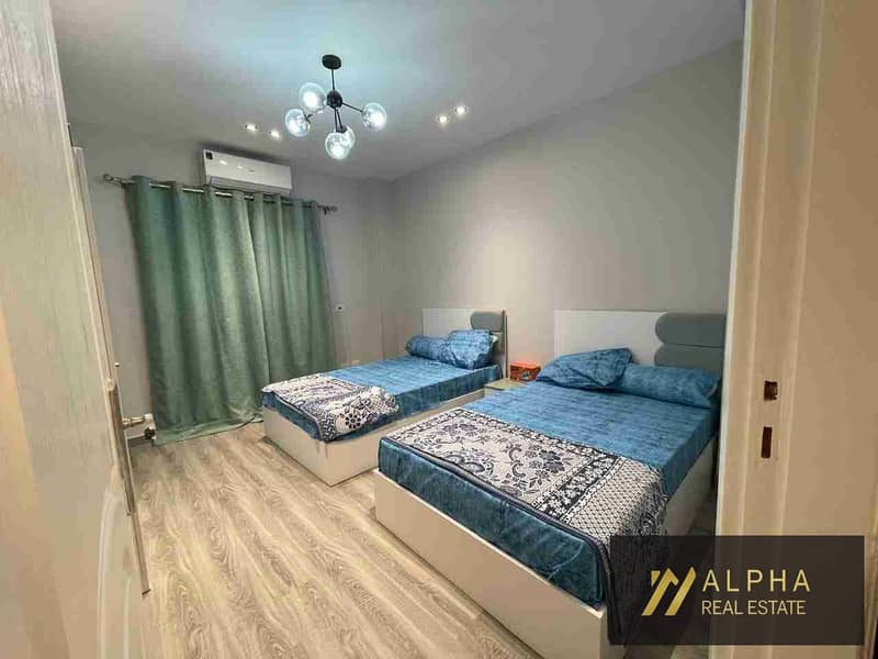 Fully Furnished Apartment for Rent in Katameya Gardens featuring a modern comfortable design with full furniture ready for immediate move in within a quiet community close to all services and main roads - Więcej