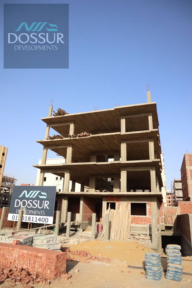 For sale, one week only: 155 sq m apartment with a 100 sq m garden. View your unit now, opposite Al Rehab and steps from Youssef El Sebai Street. 30% - Mehr