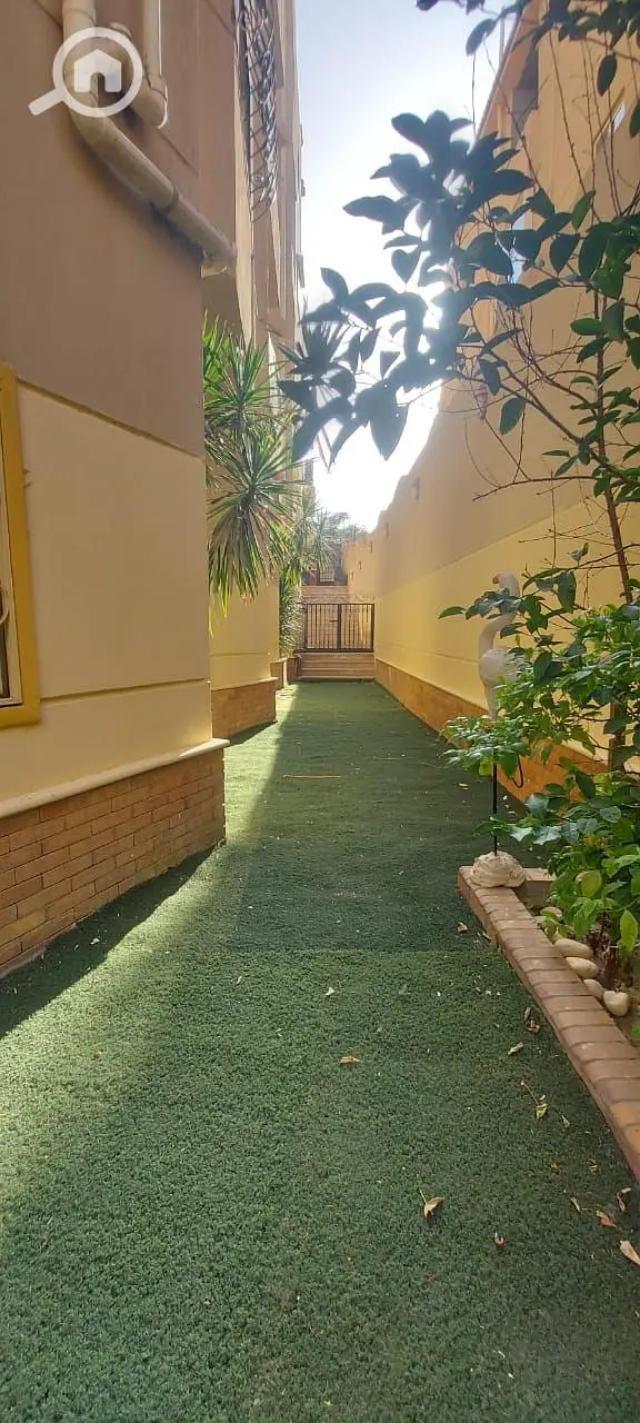 4-bedroom duplex for sale in South Academy with a total area of 700 square meters - Bild 4