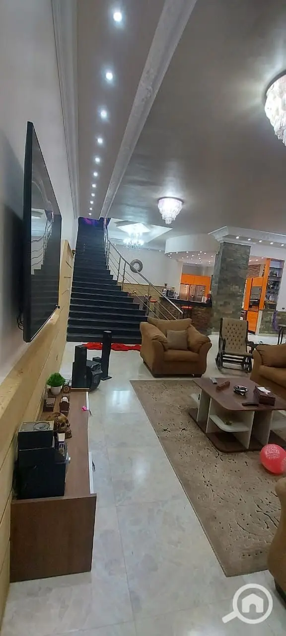 4-bedroom duplex for sale in South Academy with a total area of 700 square meters - Fler