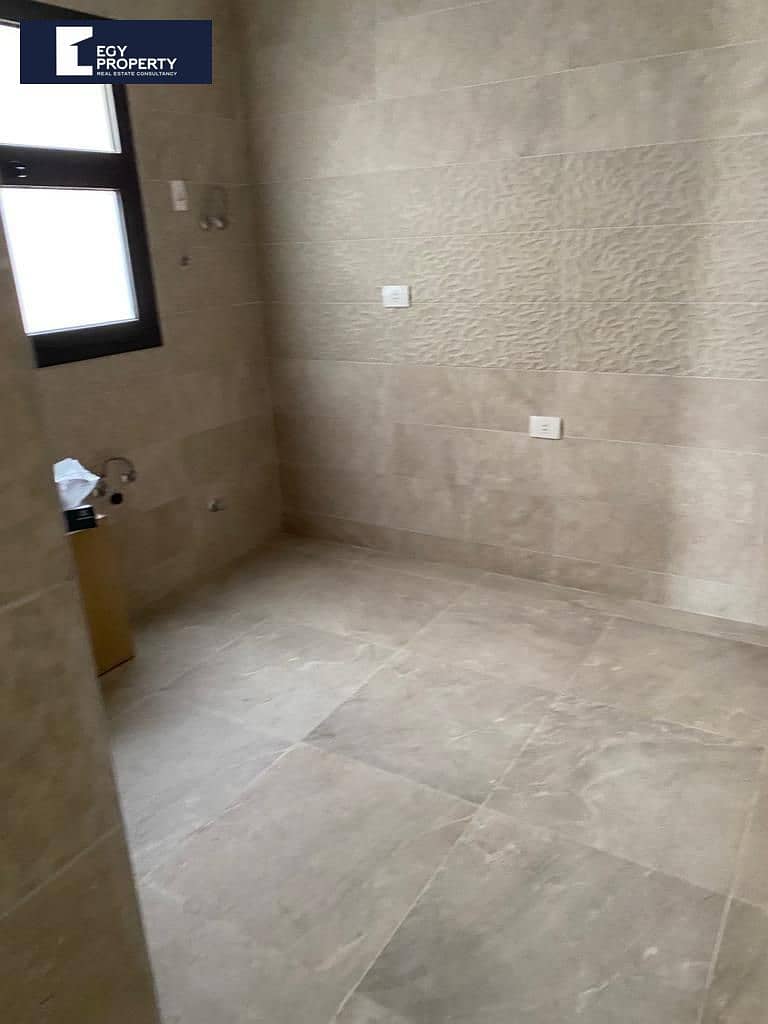 Penthouse For Sale In Fifth Square Al Marasem - New Cairo , Greenery View - Więcej
