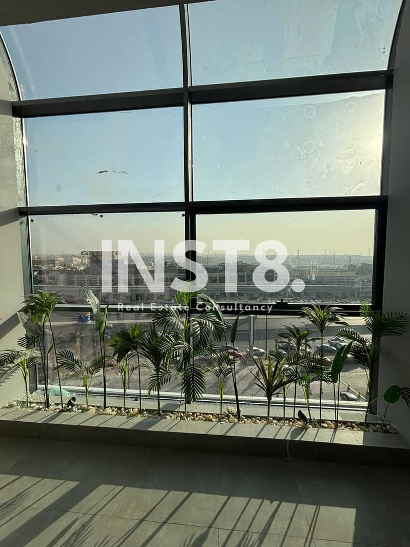 Office Space 72m for Rent Finished with ACs in Eastlane Mall - Więcej