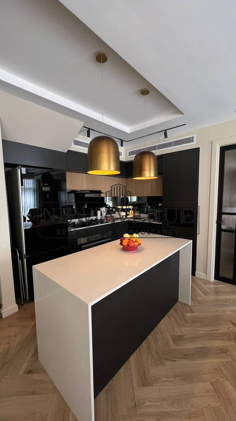 Fully finished very luxurious finishing Penthouse Three bedrooms very prime location overlooking landscape and greenery for sale in Patio Casa by La V - Widok 2