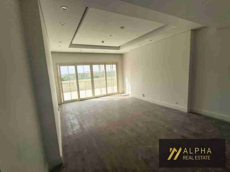 Triplex for Rent in Katameya Dunes featuring a luxurious multi level layout with a private pool and garden along with full air conditioning and kitchen in a prime location within a prestigious community - Ansicht 3