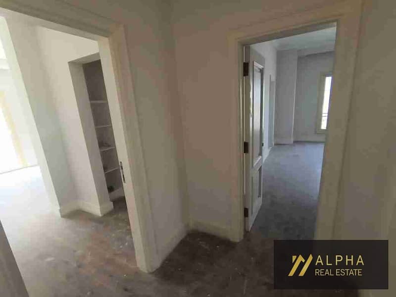 Triplex for Rent in Katameya Dunes featuring a luxurious multi level layout with a private pool and garden along with full air conditioning and kitchen in a prime location within a prestigious community - Ansicht 5