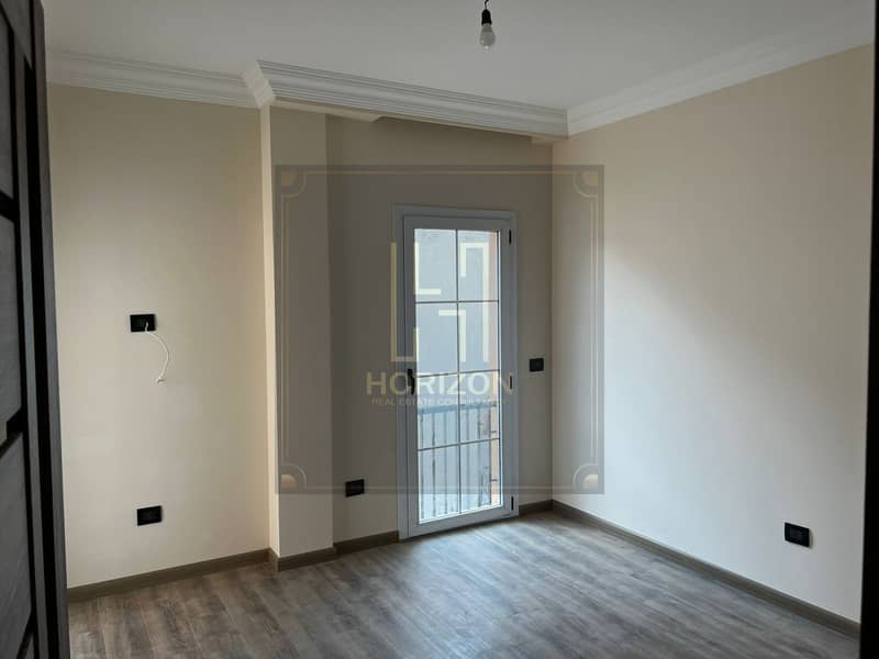 Semi furnished Town corner 3rooms + living with special finishing rent Layan sabbour New Cairo - Ansicht 6