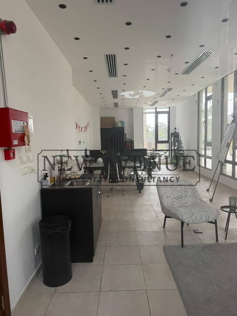 Corner ground office fully finished – pohled 6