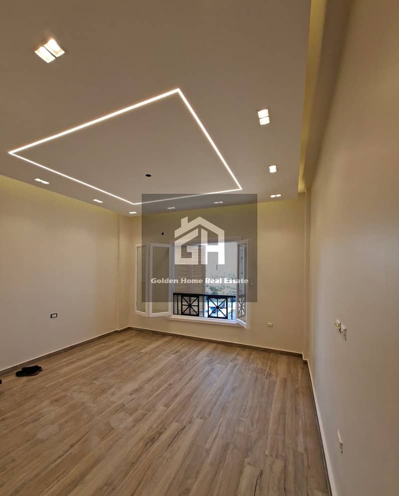 A great deal on an apartment for sale in the first phase of Elkhmayel Compound, Sheikh Zayed, with elevator access. The apartment is on the second flo - Więcej