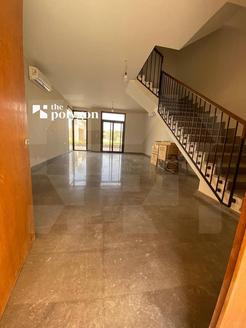 Townhouse for Rent ,Fully Finished ,Kitchen Appliences & AC's,Wardrobes 210 sqm in O West. – pohled 2