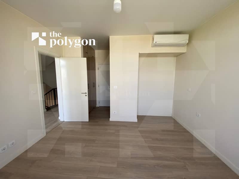 Townhouse for Rent ,Fully Finished ,Kitchen Appliences & AC's,Wardrobes 210 sqm in O West. – další