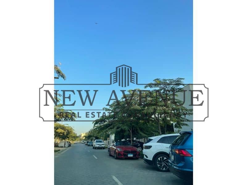 North facing Twinhouse 4 Bedrooms 4 Bathrooms Maid's room 2nd Row Clubhouse in Villette - Widok 5