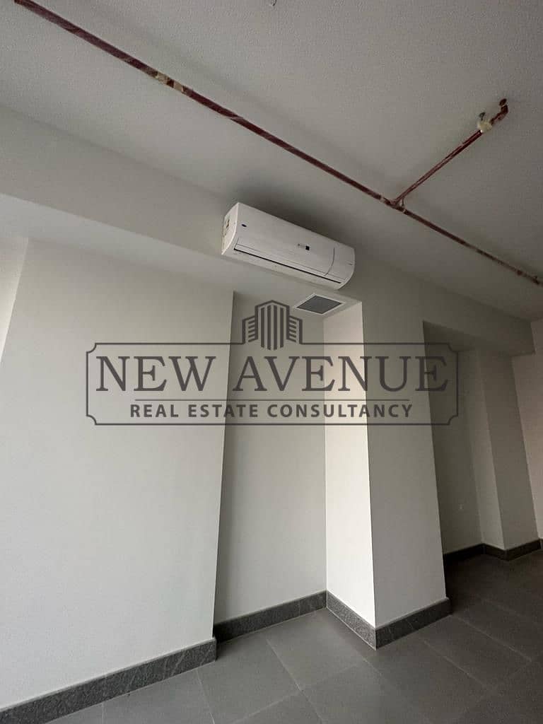 Fully finished Office space for Sale ready to move with avery prime location at Waterway the hub - Ansicht 5