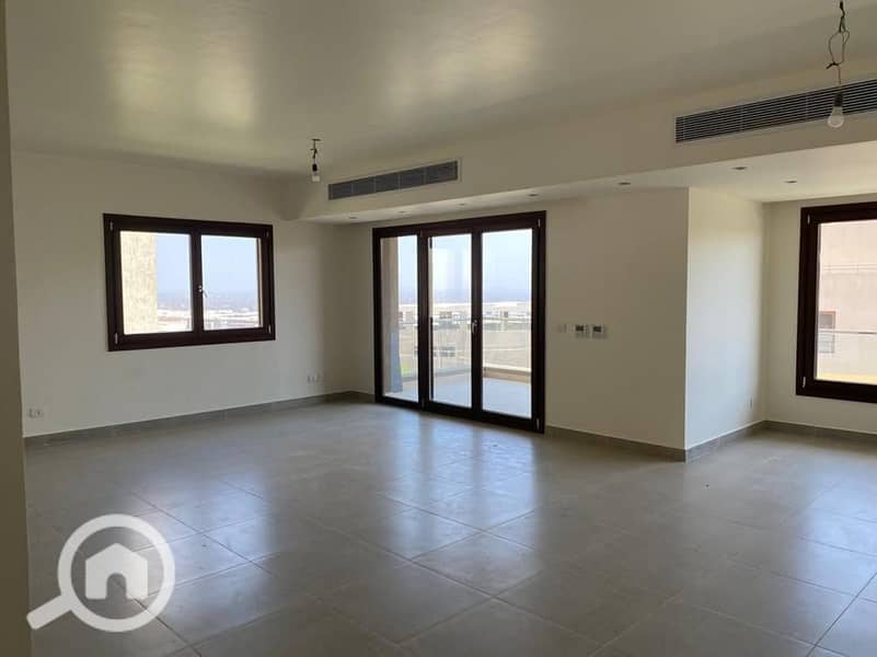 Fully finished duplex for sale with air conditioning in Pyramid Heights compound, near Dahshur Link Road, opposite New Giza - Widok 2