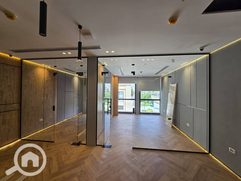A distinctive administrative headquarters of 105 sqm with ultra-modern finishing for rent in the most powerful business complex in Mivida Business Park, Fifth Settlement. – pohled 4
