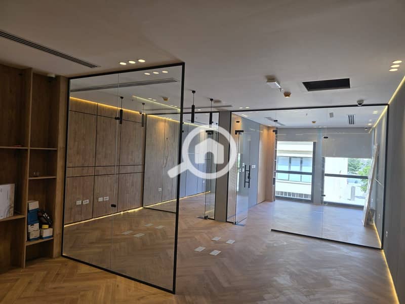 A distinctive administrative headquarters of 105 sqm with ultra-modern finishing for rent in the most powerful business complex in Mivida Business Park, Fifth Settlement. – pohled 6