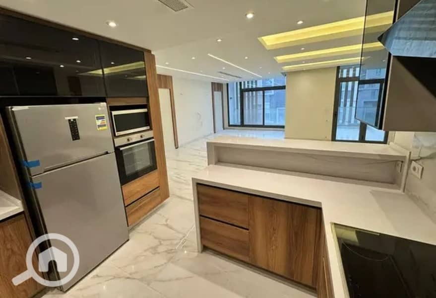Apartment for sale in Eastown Compound ultra super finishing kitchen air conditioning kitchen appliances 3 rooms and nanny's room - Ansicht 3