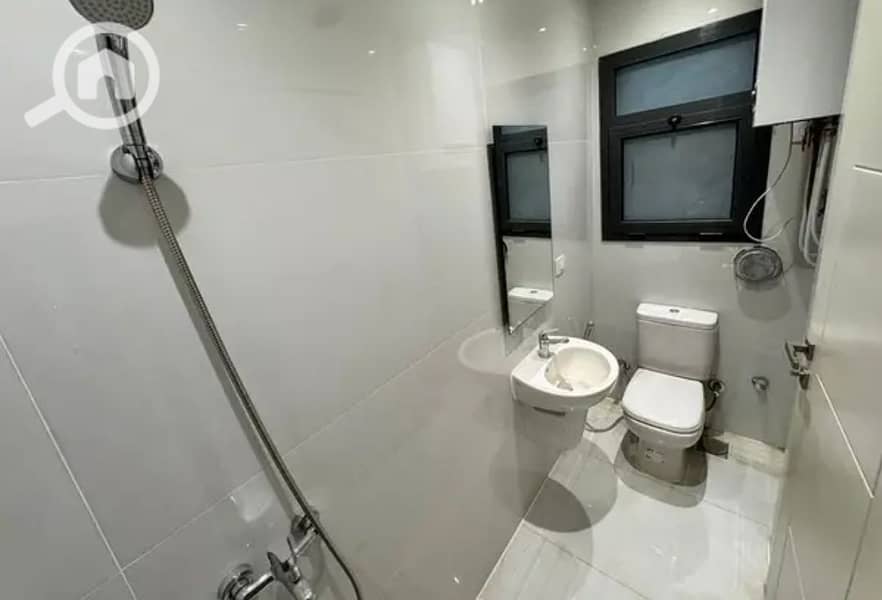 Apartment for sale in Eastown Compound ultra super finishing kitchen air conditioning kitchen appliances 3 rooms and nanny's room - Mehr