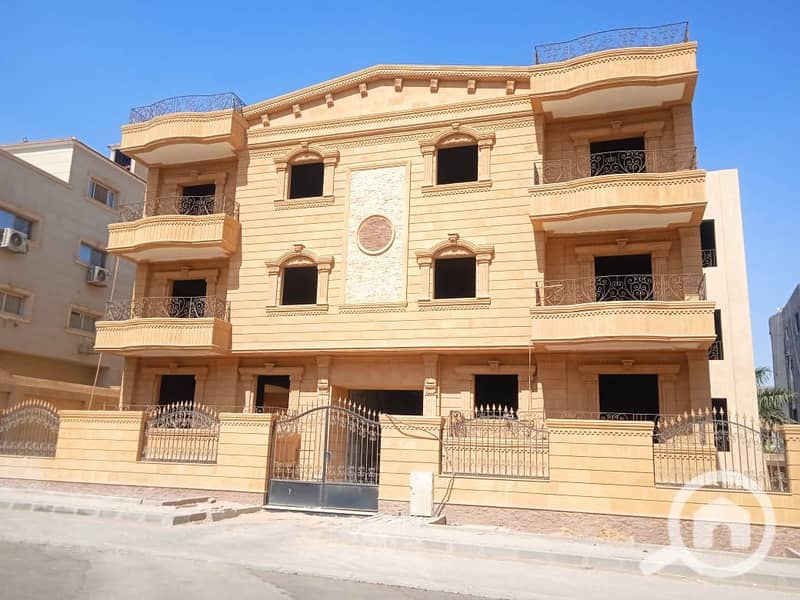 *Villa for sale in West Golf Extension *Asking price: 55 million* - Aanzicht 2