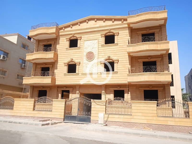 *Villa for sale in West Golf Extension *Asking price: 55 million* - Aanzicht 3