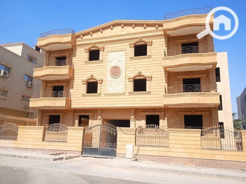 *Villa for sale in West Golf Extension *Asking price: 55 million* - Aanzicht 4