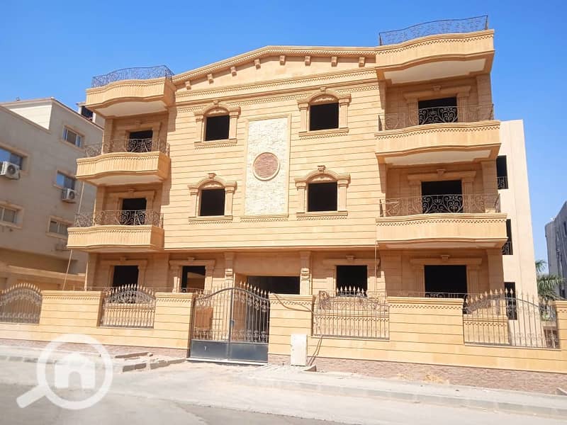 *Villa for sale in West Golf Extension *Asking price: 55 million* - Aanzicht 6