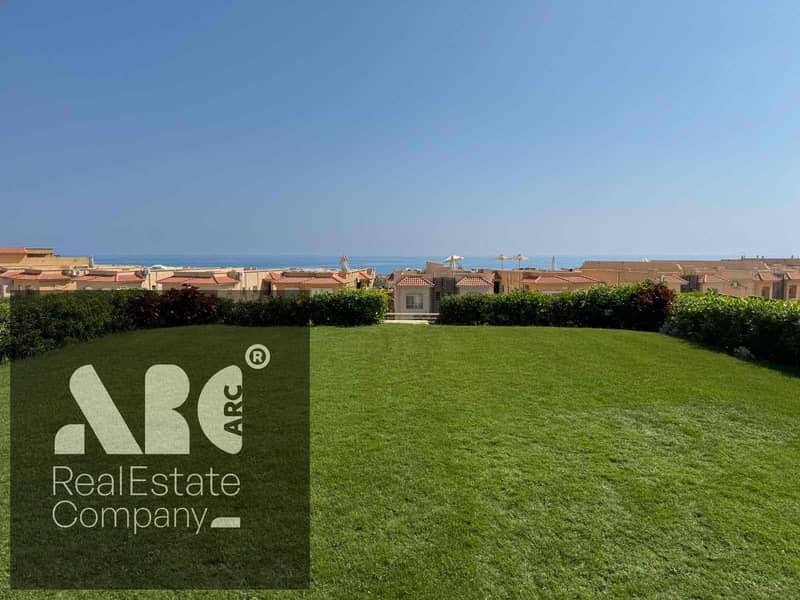Standalone villa for sale – great deal in Telal North Coast 5 bedrooms, direct north-facing unit with sea view & pool view, in a very prime location. - Widok 2