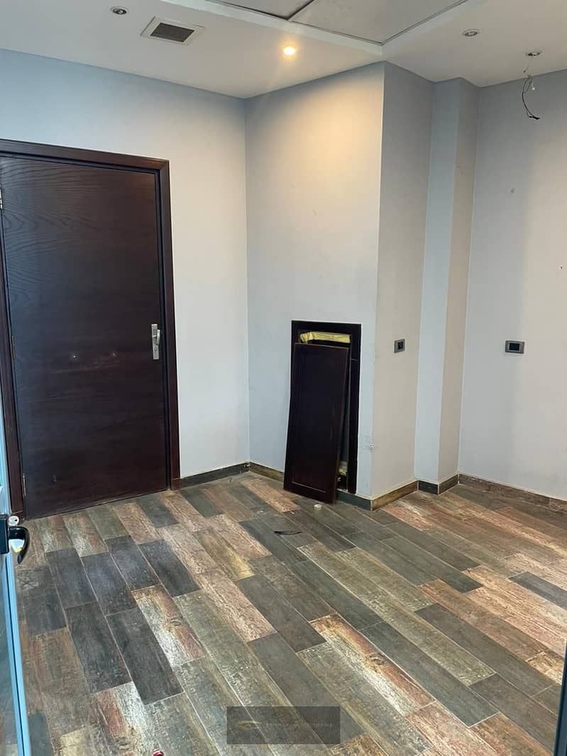 Office for rent in Sheikh Zayed City Kargo Mall 135 sqm Super lux finishing - Widok 6