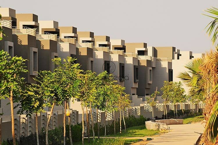 Luxury Twin House for Sale in Palm Hills Katameya 2 (PK2) | Elevator Space & 2 Master Suites - Ansicht 2