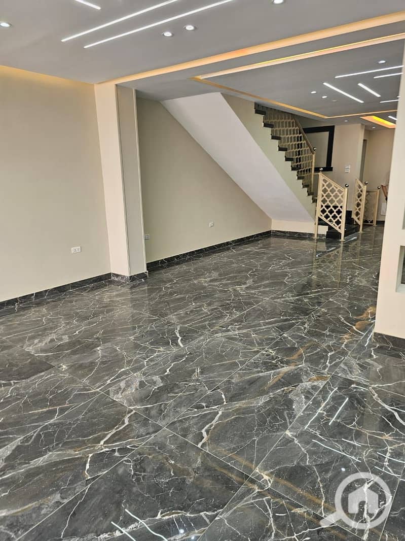iIvilla for rent, ground floor with garden, 265+60 sq m, 4 bedrooms, nanny, kitchen, and air conditioning Prime location in Mountain View Icity Club - Ansicht 3