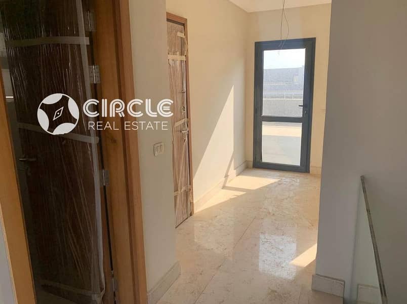 Prime Location 260m Penthouse With 100m Roof & Direct Pool View For Sale In El Patio 7 Fifth Settlement New Cairo Near AUC - Więcej