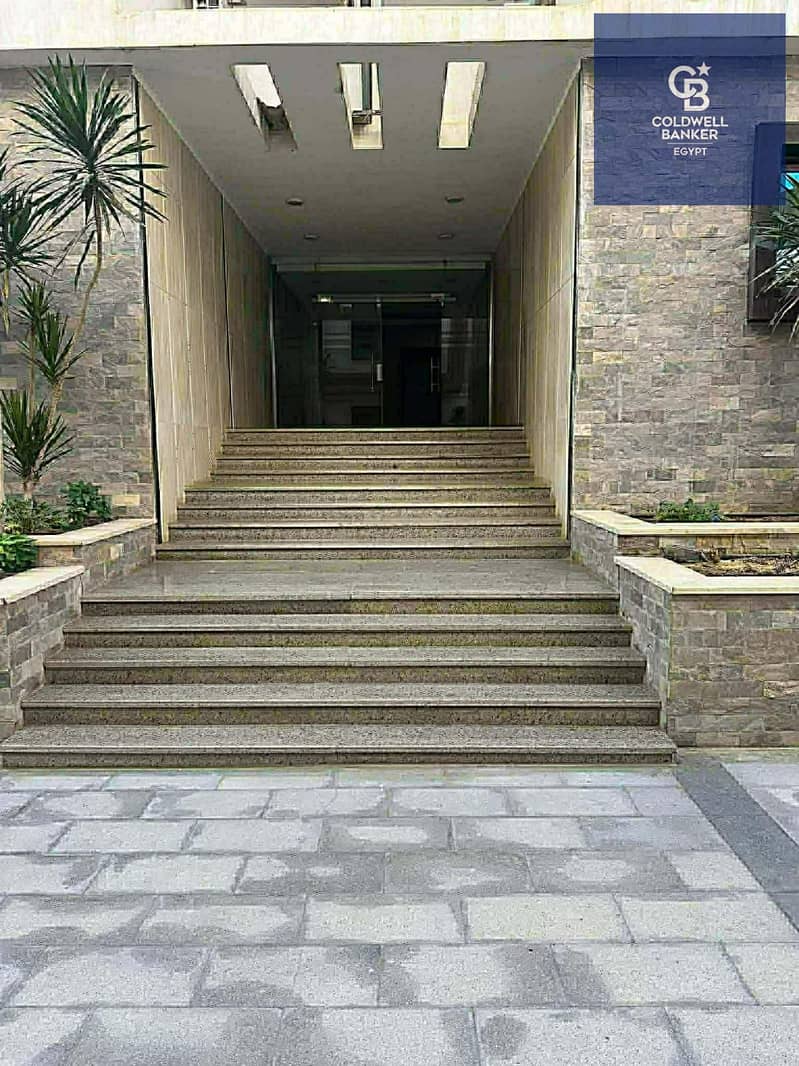 Ready-to-move-in fully finished super deluxe apartment in "La Mirada" - all expenses paid, you won't pay a penny more + ready to move in immediately - - Widok 3
