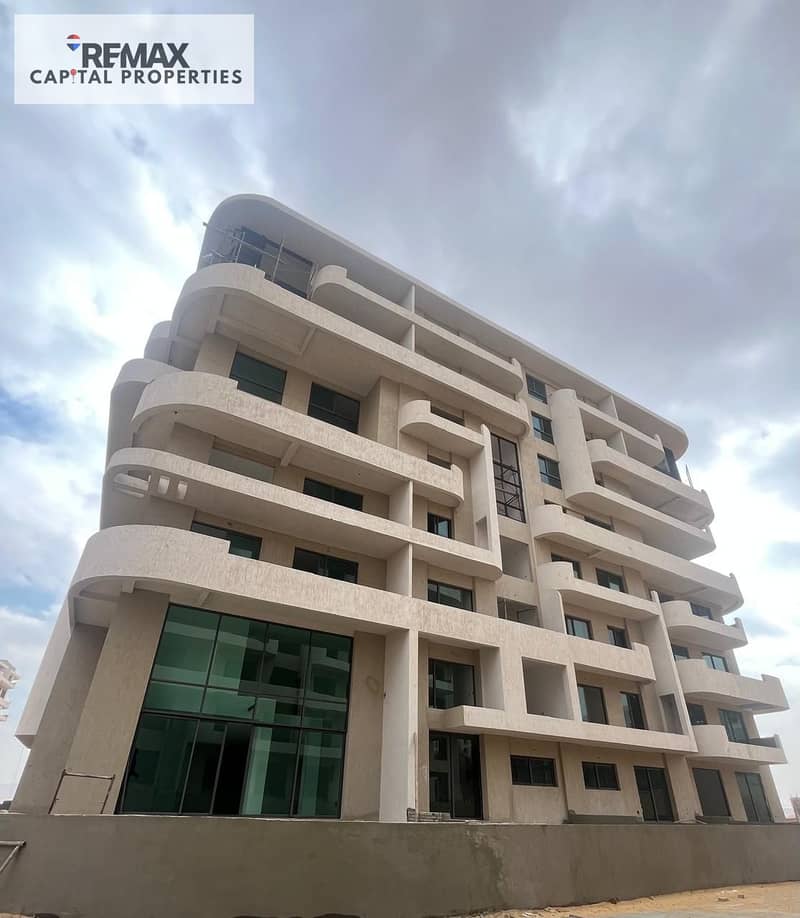 At a special price for quick sale, a 252m apartment 80% finished "Flexi Finish", "The Curve" compound by Corner Stone - New Administrative Capital - Widok 4