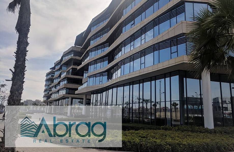 Finished Luxurious Office 135 m for rent in Polygon Sodic - Ansicht 3