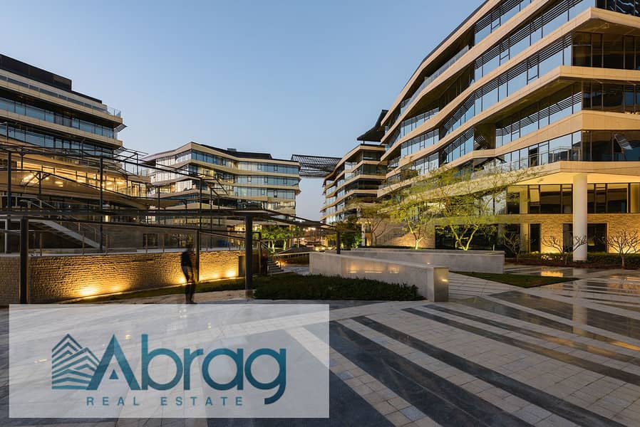 Finished Luxurious Office 135 m for rent in Polygon Sodic - Ansicht 4