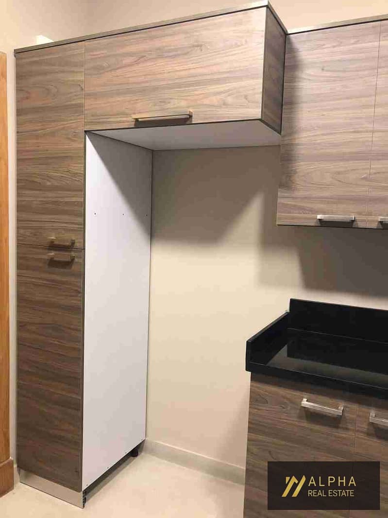 Ground Floor Apartment for Sale in Eastown with Private Garden Spacious Layout - Поглед 6