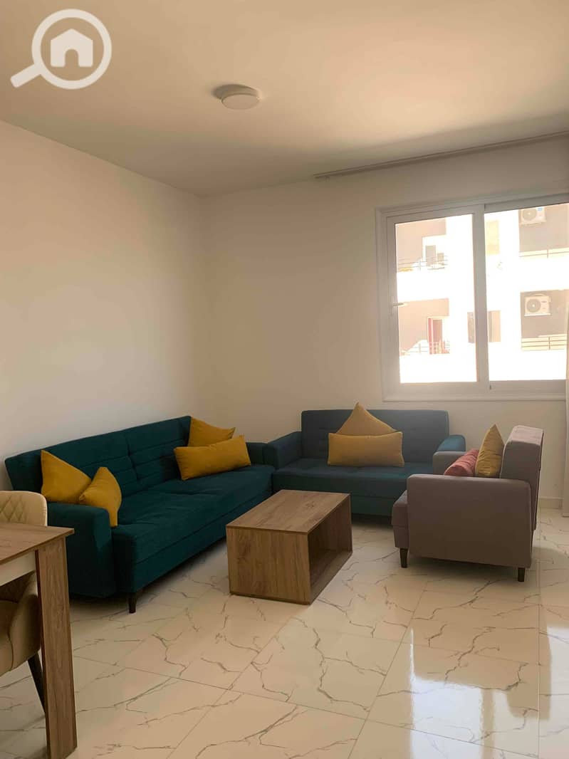 Bedroom apartment with a view of the mall and cafes in La Prestigia - Widok 3