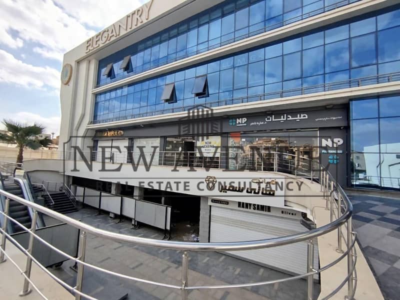 Clinic 46 Sqm First Floor For Rent at Elegantry Mall Fully Finished - Ansicht 4