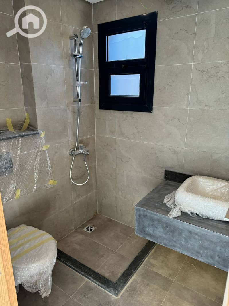 Code BHr1950 Penthouse For Rent In patio 7 - Mehr