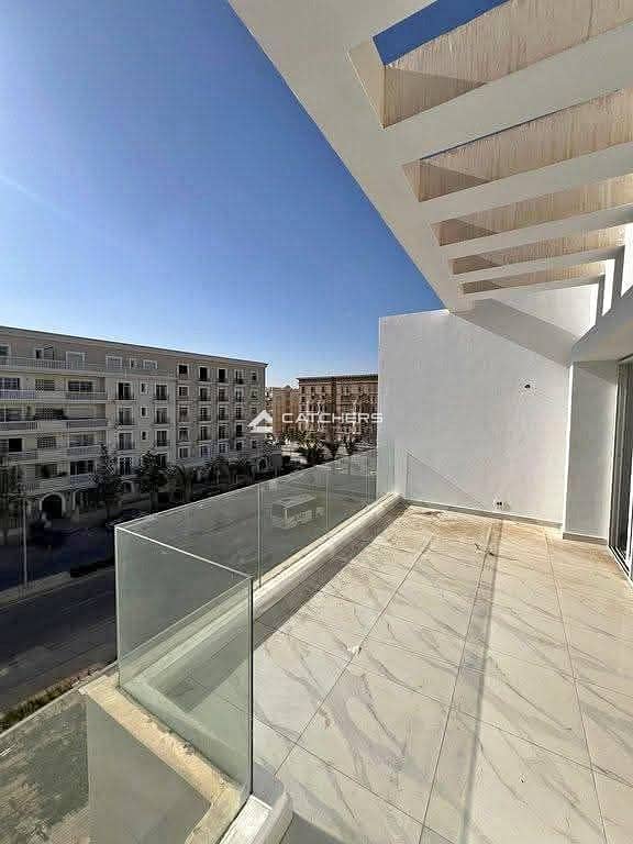 For sale: Townhouse villa with private swimming pool in New Cairo, next to Mivida Emmar and the American University. – pohled 2