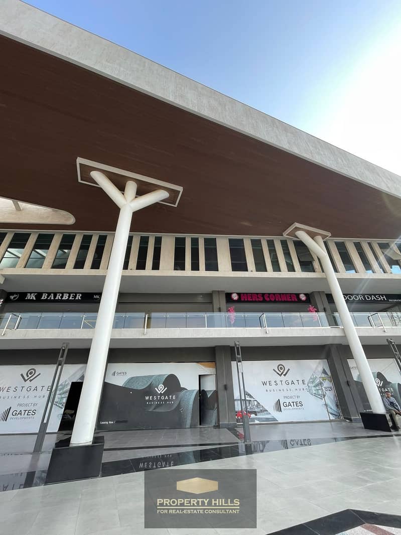 A retail store ready for immediate operation, 200 square meters in WEST GATE Mall on 26th July Axis and near Misr University. - Widok 5