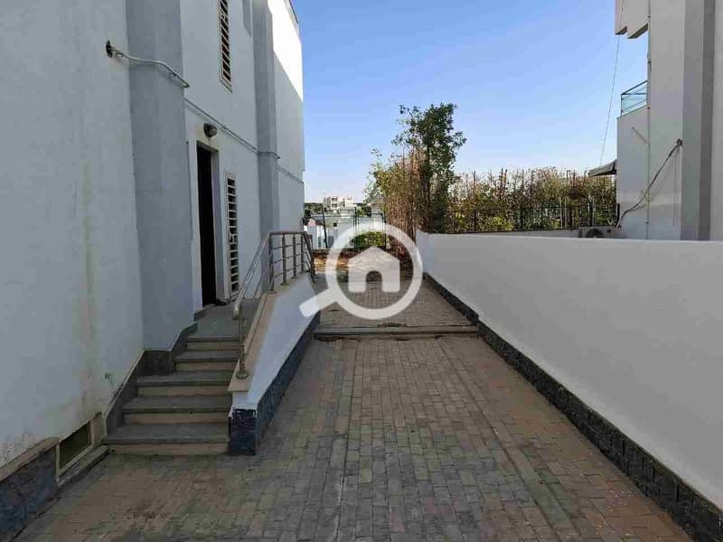 Villa for rent in Al Qarnafel Heights Compound, New Cairo, Fifth Settlement, very prime location - Ansicht 4