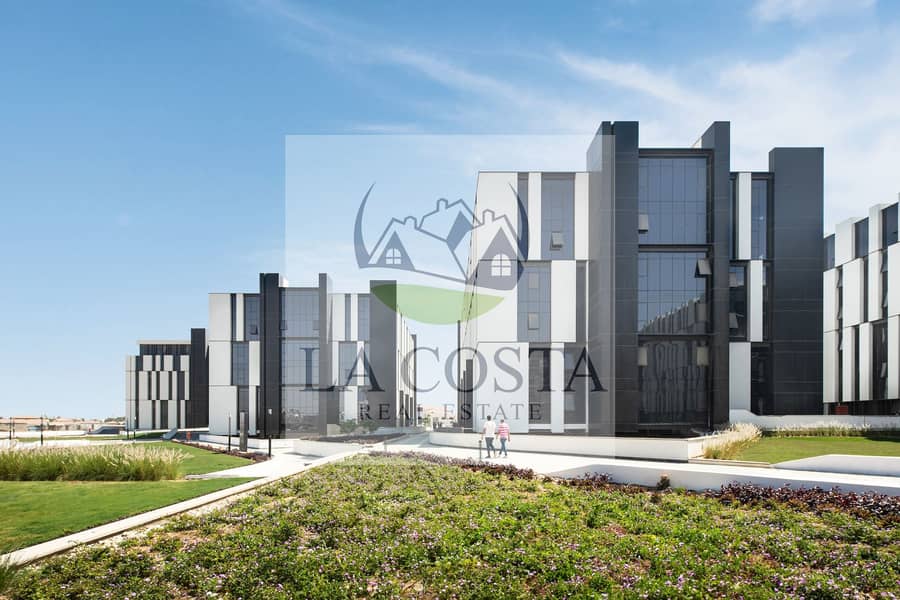 9 Hyde-Park-Business-District-04. jpg