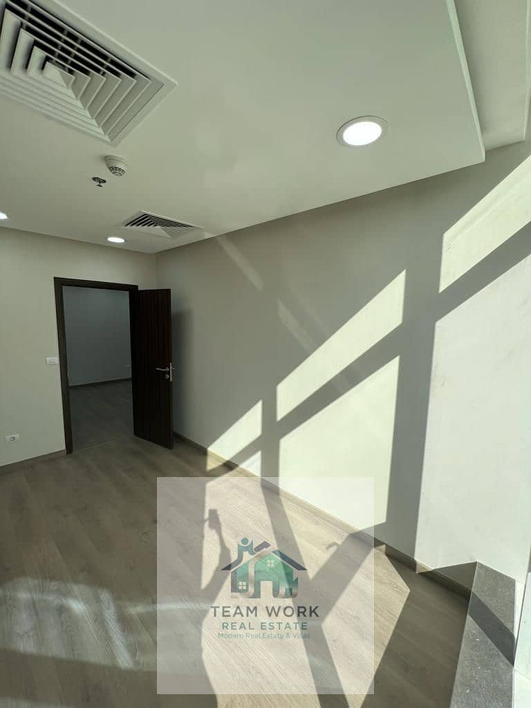 Office for rent opposite Capital Business Park and Park Street, fully finished with air conditioning, prime location in the heart of Sheikh Zayed City - Ansicht 5