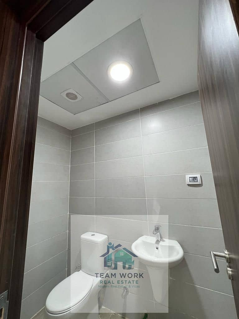 Office for rent opposite Capital Business Park and Park Street, fully finished with air conditioning, prime location in the heart of Sheikh Zayed City - Ansicht 6