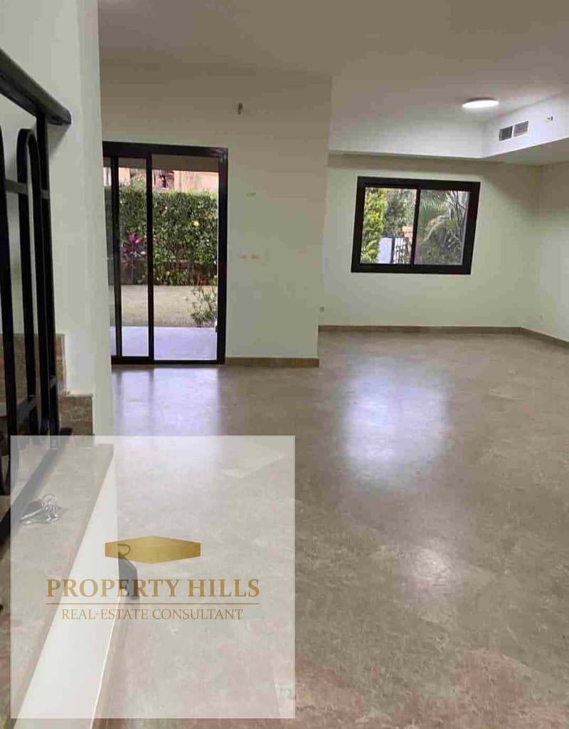 Ready to move villa in elshrouk city with private pool - View 4
