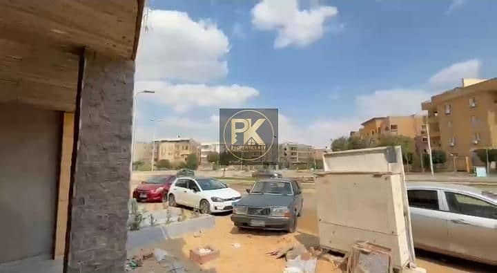 Directly on main Al Majd Street, 9th District - one of Obour’s most premium areas. Adjacent to Newcastle International School. 5 minutes from Cairo – pohled 6