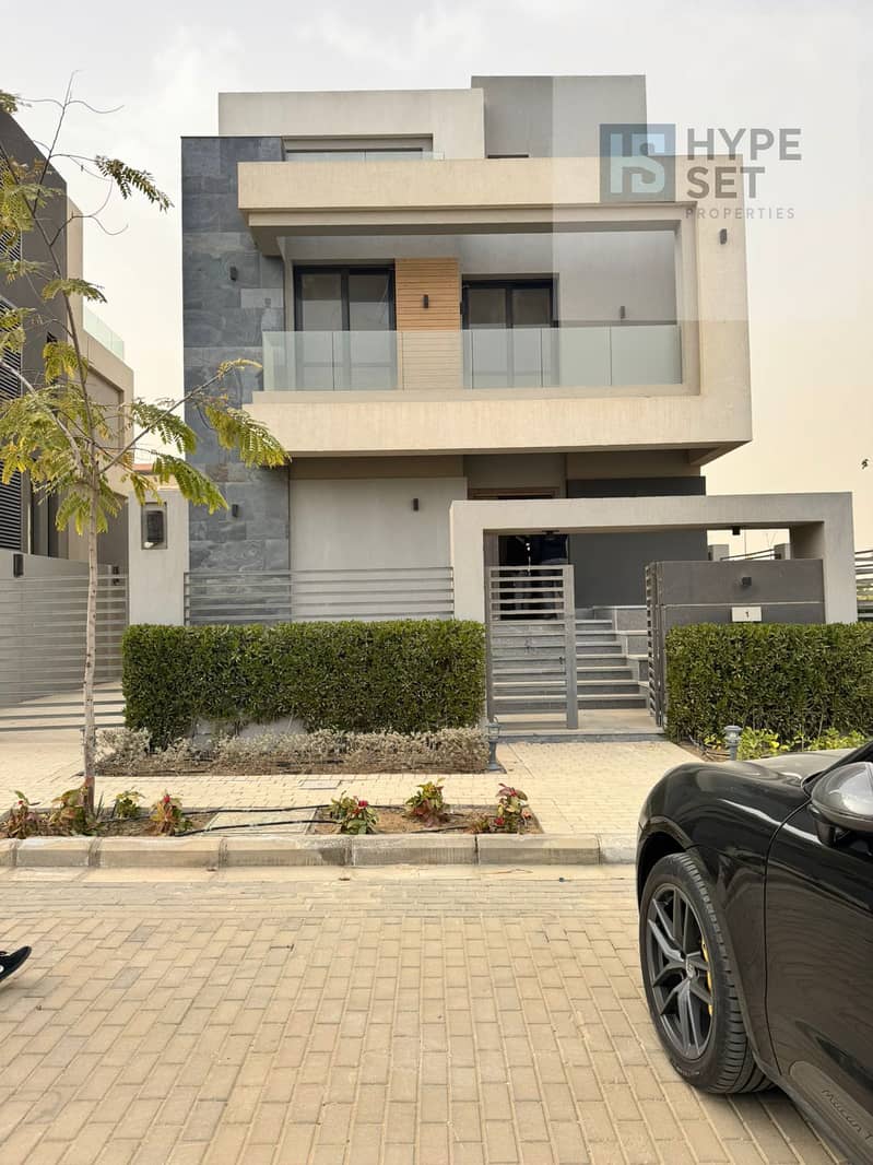 Corner Townhouse Villa for Sale Fully Finished in La Vista Patio Town Compound | Fifth Settlement | next to the American University in Cairo ( AUC ) - Widok 3