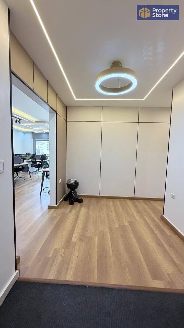 Administrative office for rent, 200 sq m, in a strategic location for major companies on the Maadi Ring Road in One Katameya. – další
